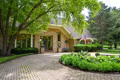 6450 Manor Drive, Burr Ridge, IL 60527 - Photo 3
