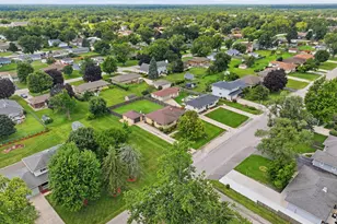 811 Magnolia Dr, Joliet, IL 60435 - Photo 37
