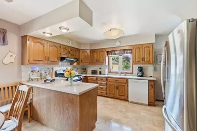 811 Magnolia Drive, Joliet, IL 60435 - Photo 9