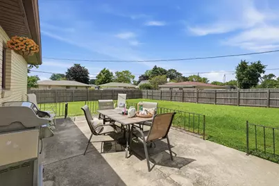 811 Magnolia Drive, Joliet, IL 60435 - Photo 27