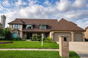 42 Founders Pointe North Dr, Bloomingdale, IL 60108 - Photo 1