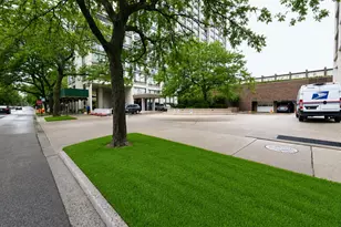 5455 N Sheridan Rd, Chicago, IL 60640 - Photo 3