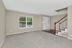 2212 James Leigh Dr, Aurora, IL 60503 - Photo 3