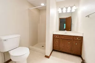 6615 W Gate Ct, Roscoe, IL 61073 - Photo 7