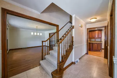 2230 Barger Court, Wheaton, IL 60189 - Photo 3