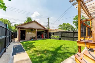 5215 W 63rd Pl, Chicago, IL 60638 - Photo 21