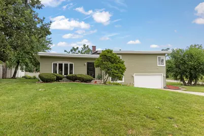 8230 W 85th Street, Hickory Hills, IL 60457 - Photo 1