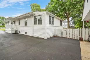 219 W Oak Ave, Wheaton, IL 60187 - Photo 25