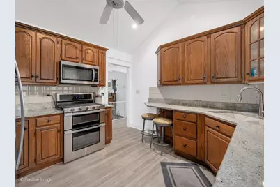 219 W Oak Avenue, Wheaton, IL 60187 - Photo 9