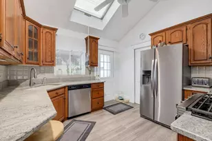 219 W Oak Ave, Wheaton, IL 60187 - Photo 7