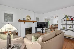 219 W Oak Ave, Wheaton, IL 60187 - Photo 5