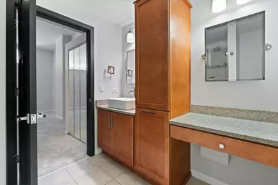 208 W Washington Street #2013, Chicago, IL 60606 - Photo 17