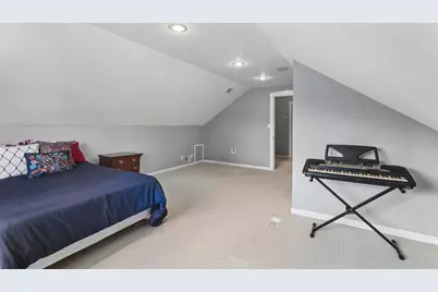 5633 W Cornelia Avenue, Chicago, IL 60634 - Photo 23