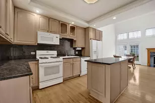 3063 Rosebrook Cir, Westchester, IL 60154 - Photo 15