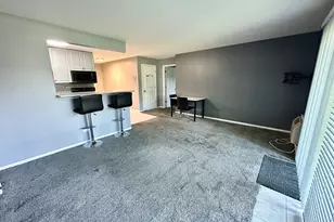 1188 Royal Glen Dr, Glen Ellyn, IL 60137 - Photo 3