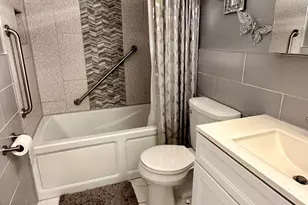 1188 Royal Glen Dr, Glen Ellyn, IL 60137 - Photo 9