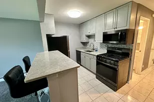 1188 Royal Glen Dr, Glen Ellyn, IL 60137 - Photo 5
