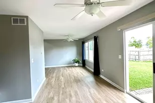 2394 Caton Crest Dr, Crest Hill, IL 60403 - Photo 5
