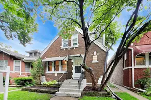 5012 N Tripp Ave, Chicago, IL 60630 - Photo 1