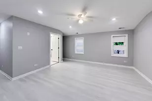 5012 N Tripp Ave, Chicago, IL 60630 - Photo 15