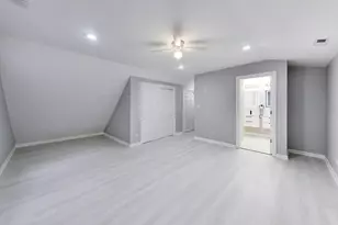 5012 N Tripp Ave, Chicago, IL 60630 - Photo 13