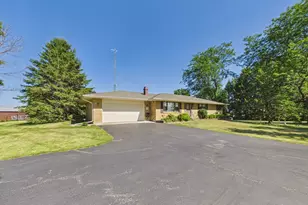 3862 Westfield Rd, Winnebago, IL 61088 - Photo 3