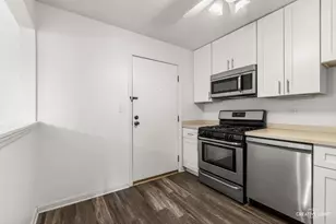 4721 St Joseph Creek St, Lisle, IL 60532 - Photo 7