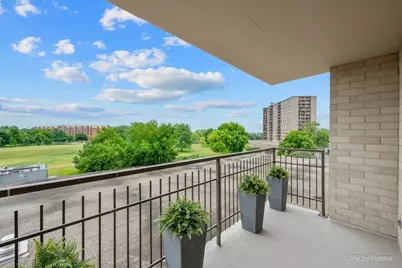6933 N Kedzie Avenue #405, Chicago, IL 60645 - Photo 5