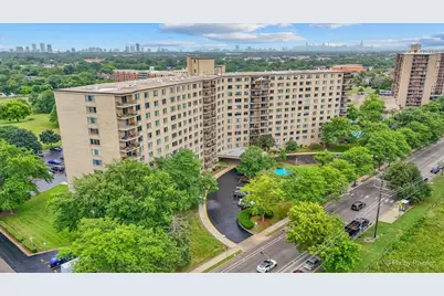 6933 N Kedzie Avenue #405, Chicago, IL 60645 - Photo 1
