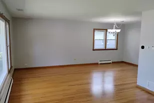 904 S Edward St, Mount Prospect, IL 60056 - Photo 9