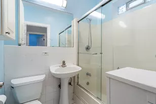 7025 N Sheridan Rd, Chicago, IL 60626 - Photo 13