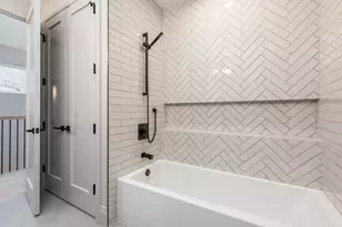5747 N Maplewood Ave, Chicago, IL 60659 - Photo 31