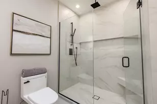 5747 N Maplewood Ave, Chicago, IL 60659 - Photo 23