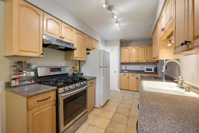 1095 Hickory Lane, Elk Grove Village, IL 60007 - Photo 7