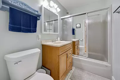 1095 Hickory Lane, Elk Grove Village, IL 60007 - Photo 13