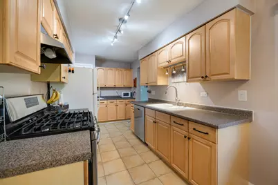 1095 Hickory Lane, Elk Grove Village, IL 60007 - Photo 5
