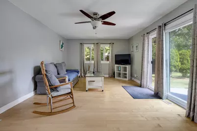 1095 Hickory Lane, Elk Grove Village, IL 60007 - Photo 9