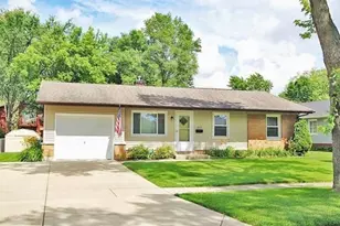 1095 Hickory Ln, Elk Grove Village, IL 60007 - Photo 1
