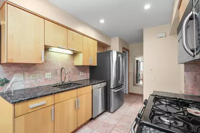 334 Plumwood Court #334, Vernon Hills, IL 60061 - Photo 7