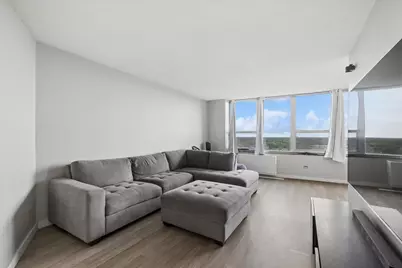 3925 Triumvera Drive #15G, Glenview, IL 60025 - Photo 9