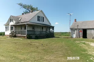 1588 E 1400 North Rd, Crescent City, IL 60928 - Photo 3