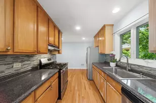 2117 Parkview Ct, Wilmette, IL 60091 - Photo 9