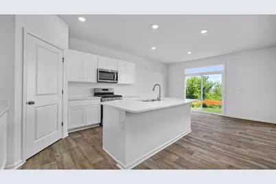 914 Cascade Drive, Pingree Grove, IL 60140 - Photo 5