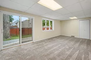 2104 Webb St, Crest Hill, IL 60403 - Photo 7