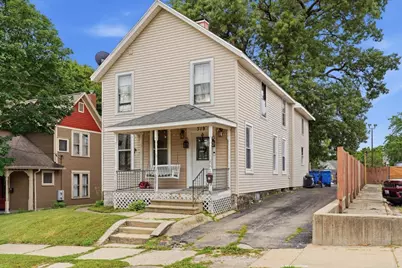 319 S Hennepin Avenue, Dixon, IL 61021 - Photo 1