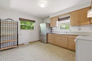 13 S School St, Mount Prospect, IL 60056 - Photo 11