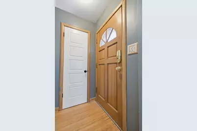 13 S School Street, Mount Prospect, IL 60056 - Photo 5