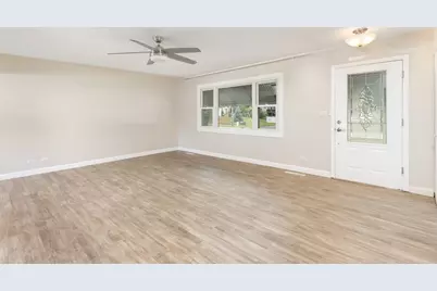 255 W Daniels Road, Palatine, IL 60067 - Photo 3