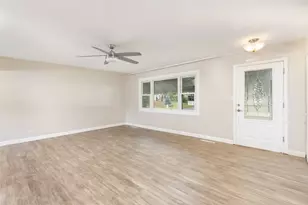255 W Daniels Rd, Palatine, IL 60067 - Photo 3