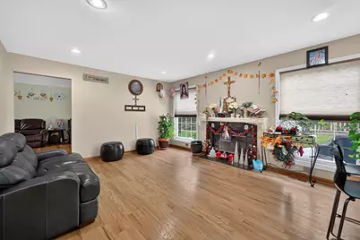 1162 Hyannis Circle, Carol Stream, IL 60188 - Photo 13
